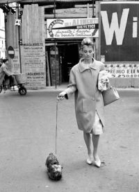 Audrey Hepburn stylový kabát 1