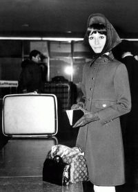 Płaszcz w stylu Audrey Hepburn 2