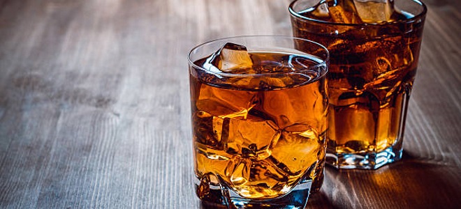 koktejlová whisky + cola
