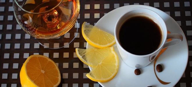 kawa rozpuszczalna z recepturą koniaku