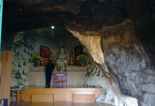 Пещера Гванум