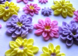 kwiaty z mastyksu cukierniczego