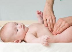 příčiny zácpy u kojenců