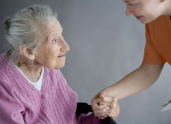 запек в по-възрастните жени, лекувани