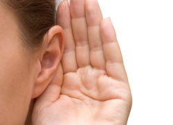 как да премахнете корк от ухото