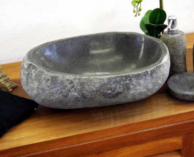 раковина из речного камня для ванной