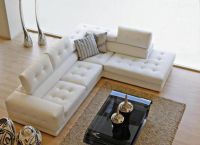 Sofa narożna w salonie4