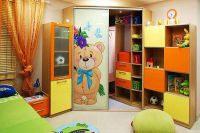 Rohová skříň v dětském pokoji2