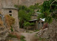 Каменные домики в деревне