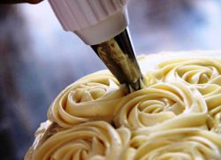 okrasitev torte s kremo masla doma