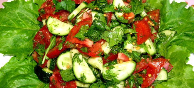 Čerstvý okurkový salát