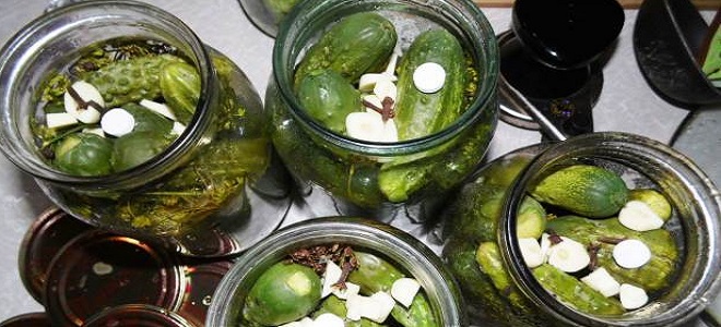 Pickling krastavci s aspirinom i limunskom kiselinom