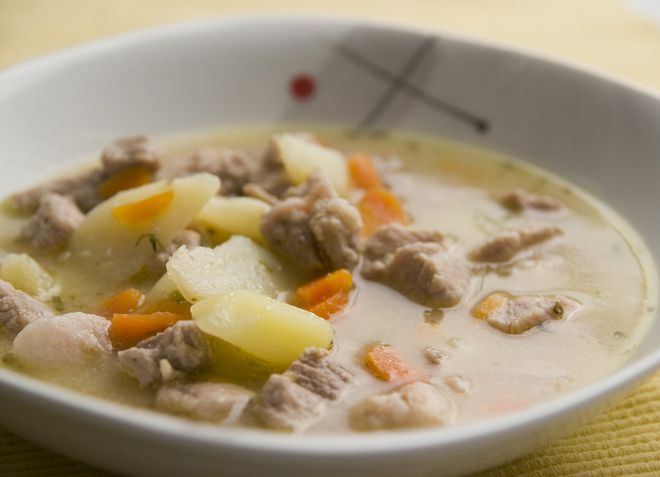 Кисла юха - суп со свининой и квашеной капустой