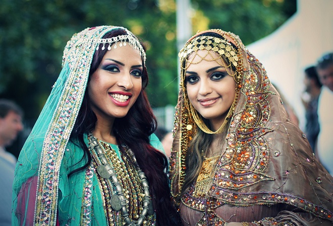Оманские женщины в праздничном наряде