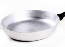 prednosti in poškodbe aluminijastega kuhinjskega pripomočka