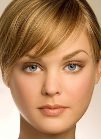 jednoduchý makeup pro šedé oči 9