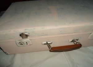 decoupage suitcase9