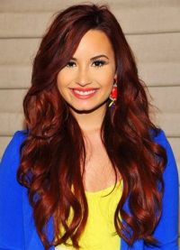 Účesy Demi Lovato 6