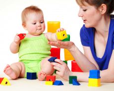 образователни игри за бебета 6 месеца