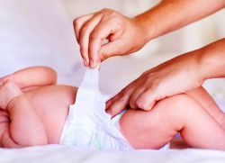 jak wybrać pieluchy dla noworodków