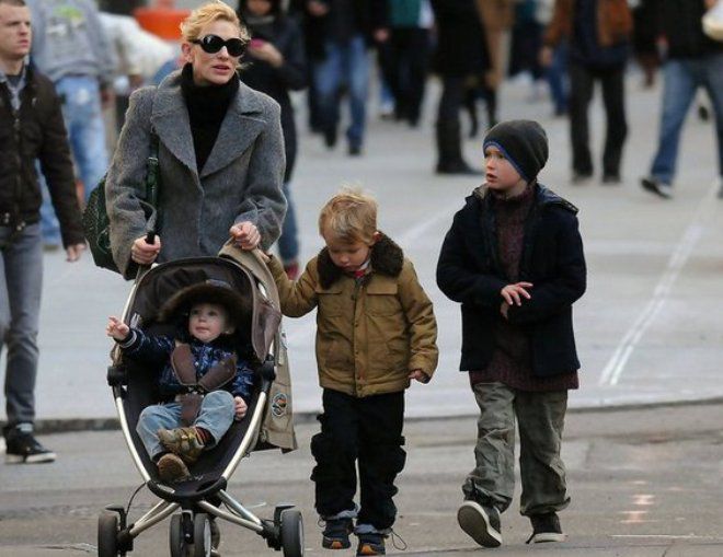 Кейт Бланшетт с сыновьями