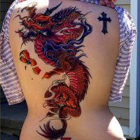 момиче с татуировка на дракона5
