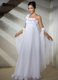 Sukienki dla kobiet w ciąży na weselu 7
