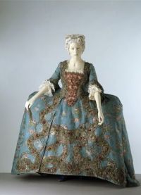 Sukienki z XVIII wieku1