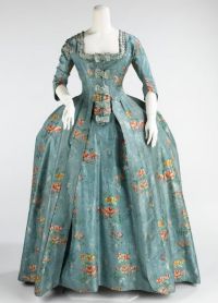 Sukienki z XVIII wieku9