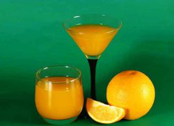 Napój alkoholowy z pomarańczy