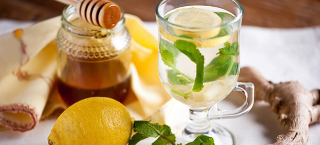citronový zázvor a okurkový nápoj