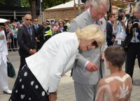 Австралийцы радушно принимают королевскую семью