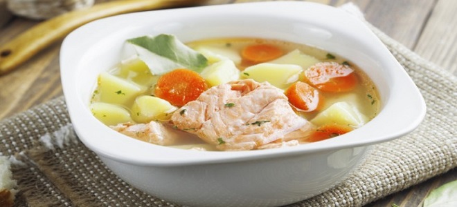 Červená rybí polévka recept
