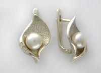 Stříbrné náušnice s perly 9