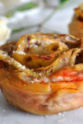 Рецепта за печени патладжанови патладжани с домати и сирене