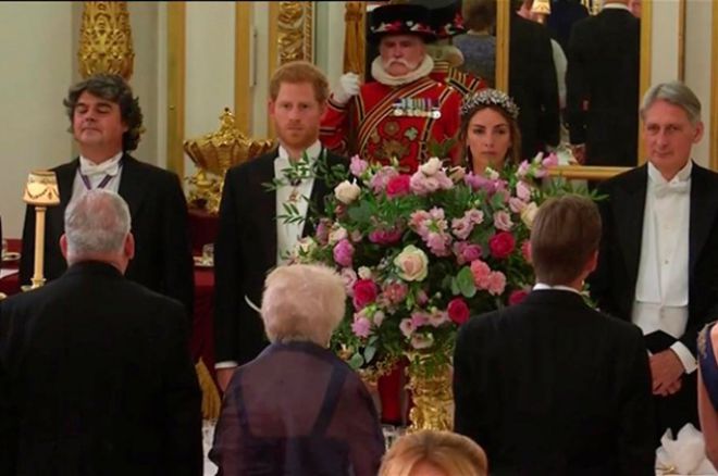 Принц Гарри с гостями приема