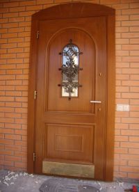 Drewniane drzwi wejściowe2