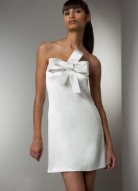 Bílé večerní šaty 9