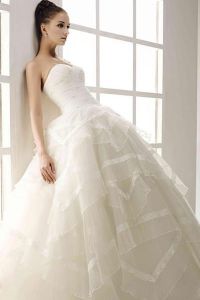 Exkluzivní svatební šaty 8