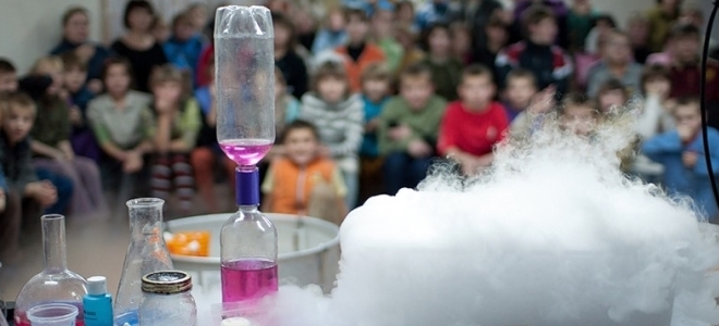 Експерименти със сух лед за деца