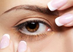 zvýšené příčiny očního tlaku