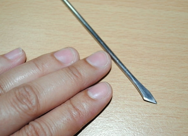 kako lijepiti lažne nokte 3