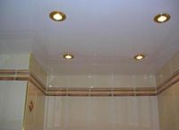 Závěsný strop v koupelně8