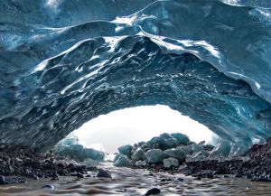 Ледник Ватнайёкюдль - представляет собой грандиозное зрелище
