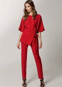 ženský červený kalhotový oblek 4