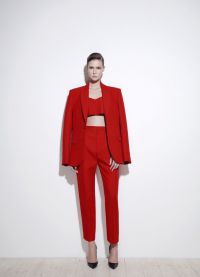 dámský červený kalhotový oblek 9