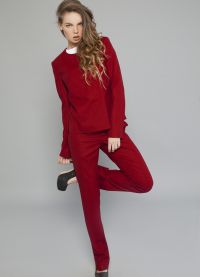 женски червен костюм 4
