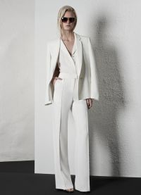 ženský bílý oblek 1
