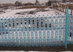 Ограда от пластмасови бутилки със собствените си ръце7