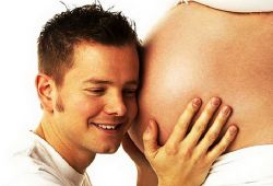 pierwszy ruch płodu podczas pierwszych wrażeń ciążowych